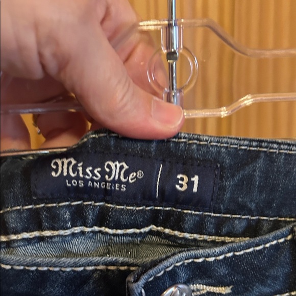 Miss Me Faded Blue Capri Jeans - Picture 3 of 12